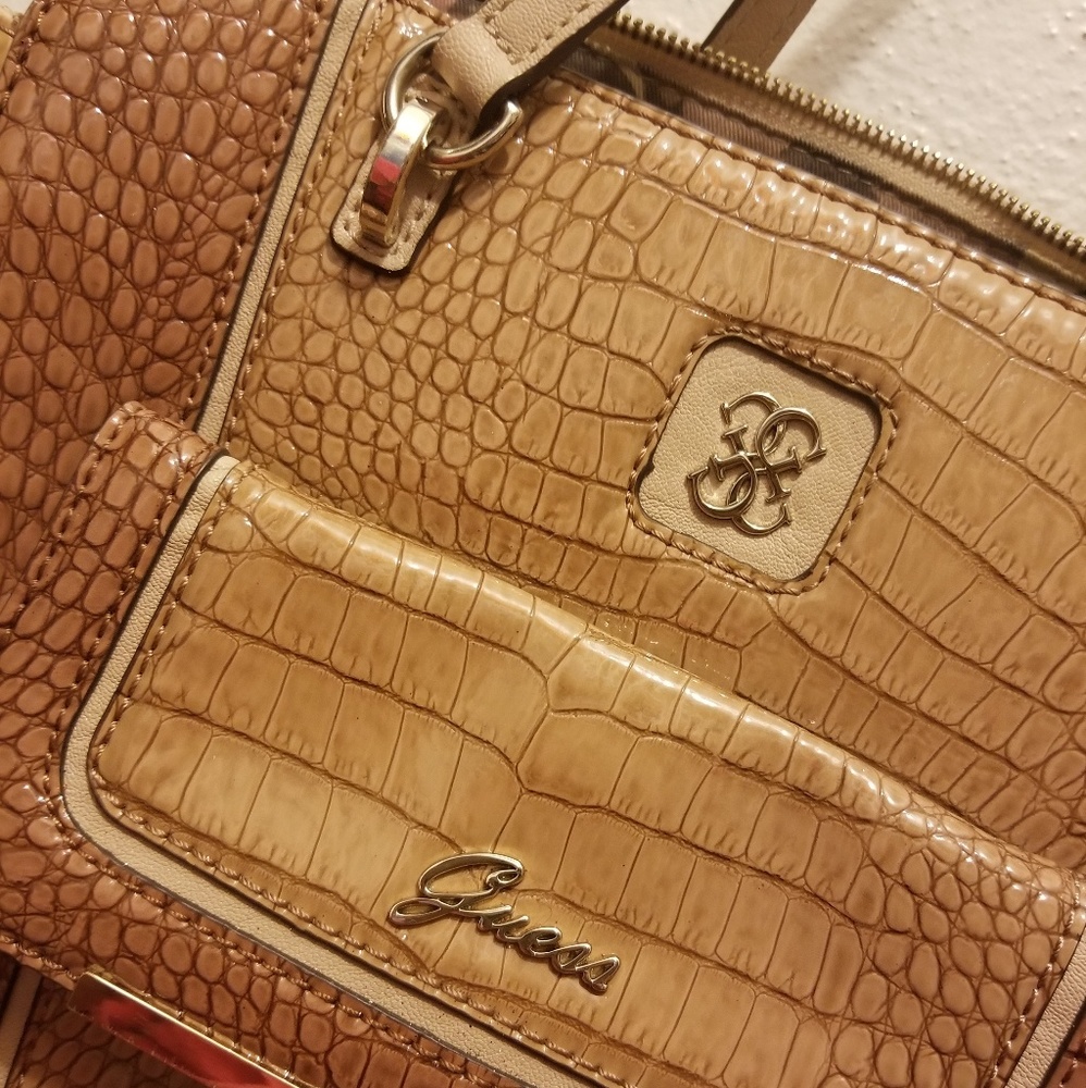 Guess purse/handbag